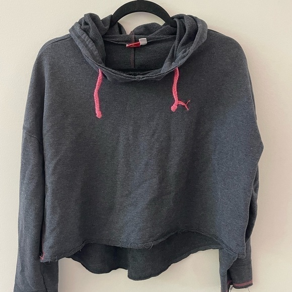 PUMA Cropped Hooded Sweatshirt Size Medium - Picture 1 of 3